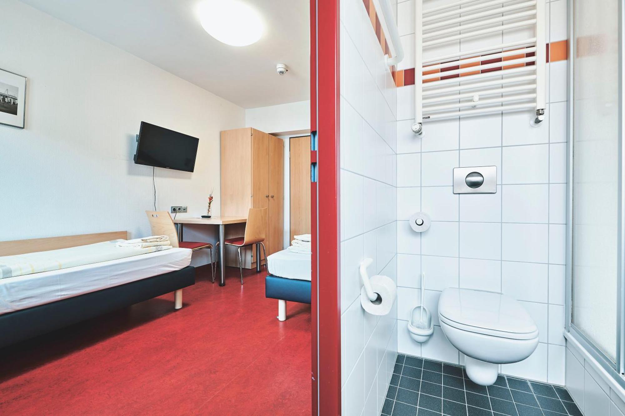 Djh Jugendgastehaus Adolph Kolping Hostel *